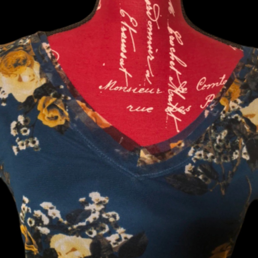 New York & Company Aqua & Beige Flora Top